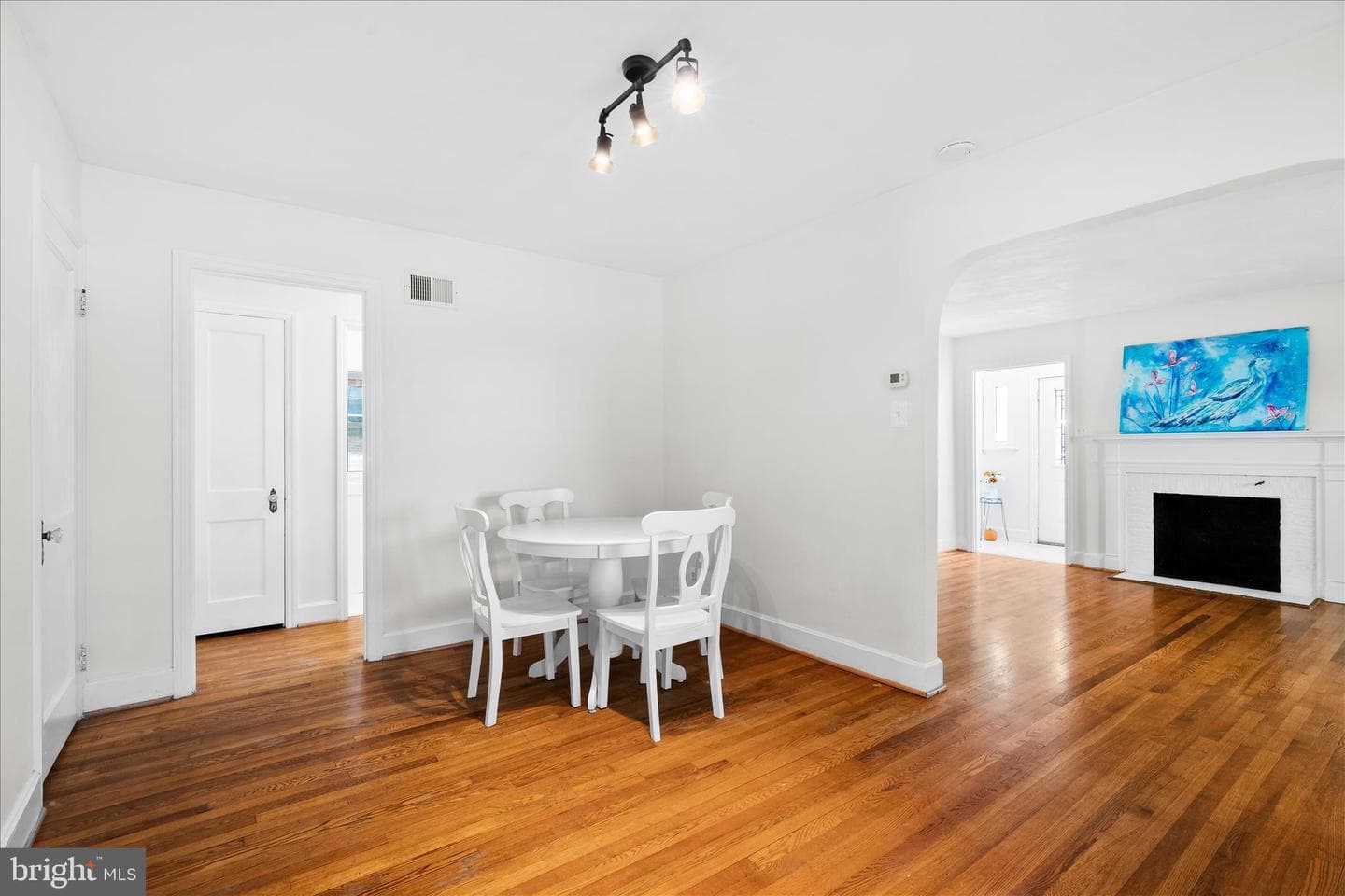 402 Guilford Avenue photo 5