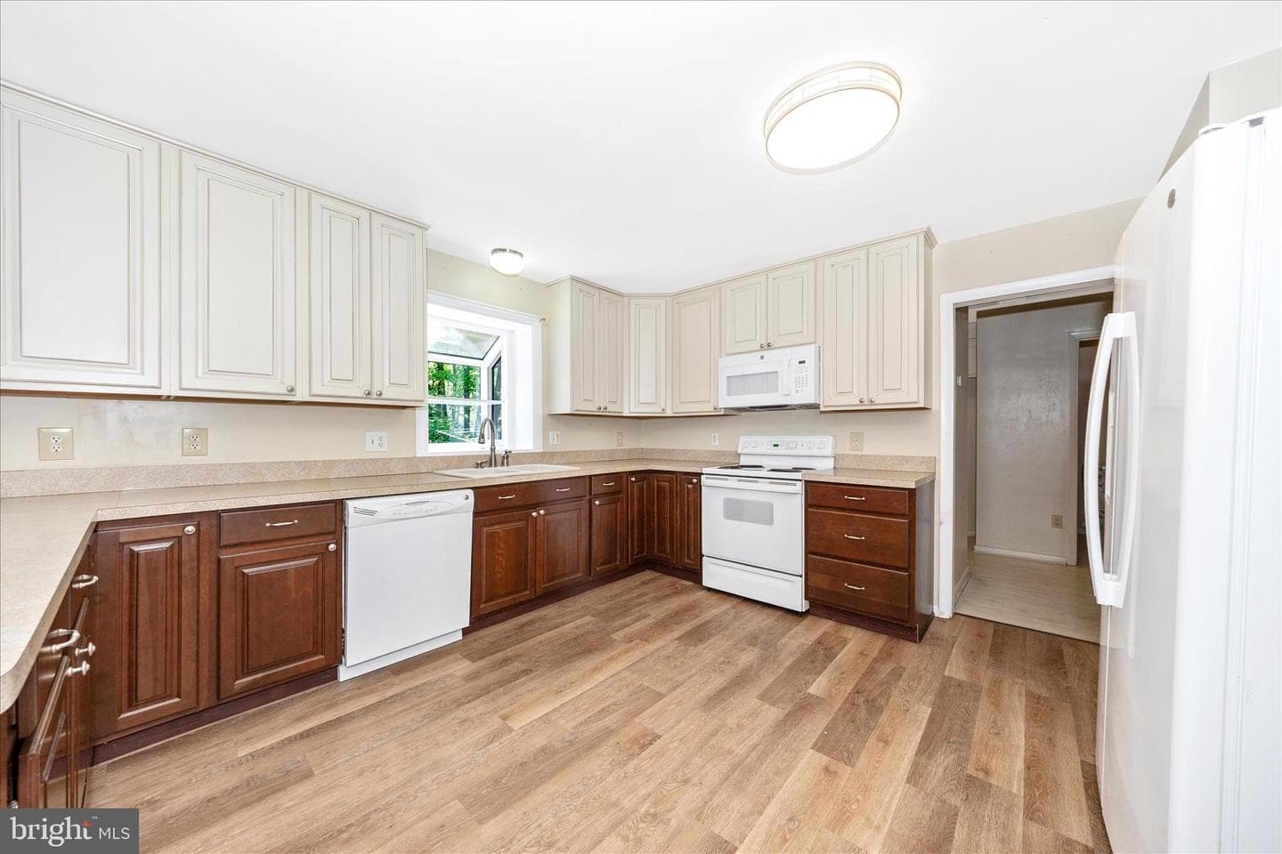 19103 Woodhill Drive photo 14