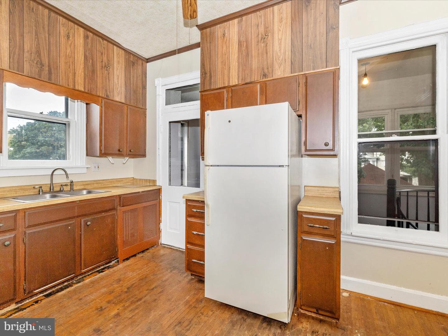 831 Oak Hill Avenue photo 38