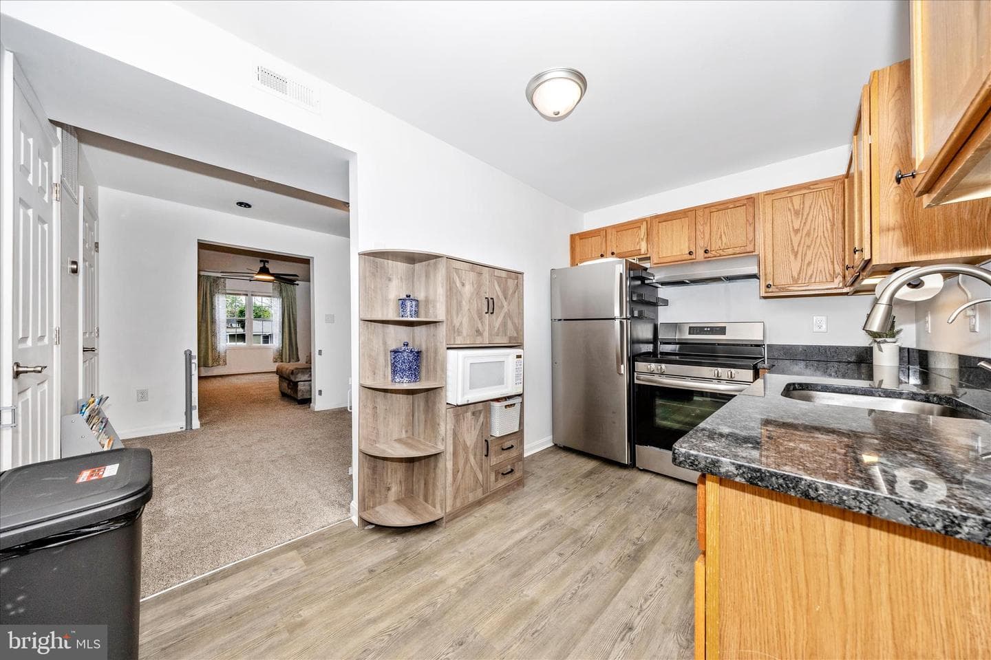 916 Harwood Road photo 12