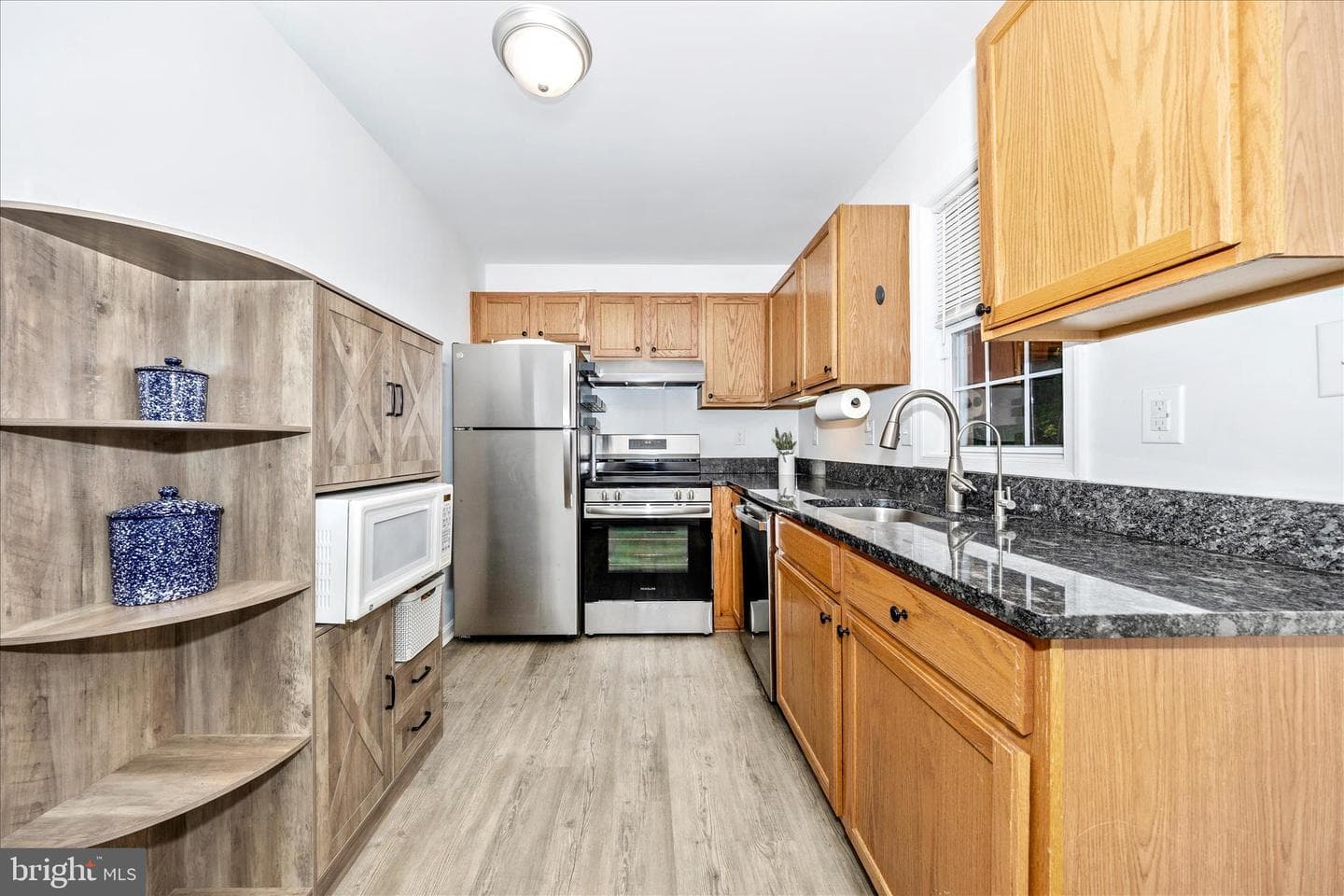916 Harwood Road photo 13