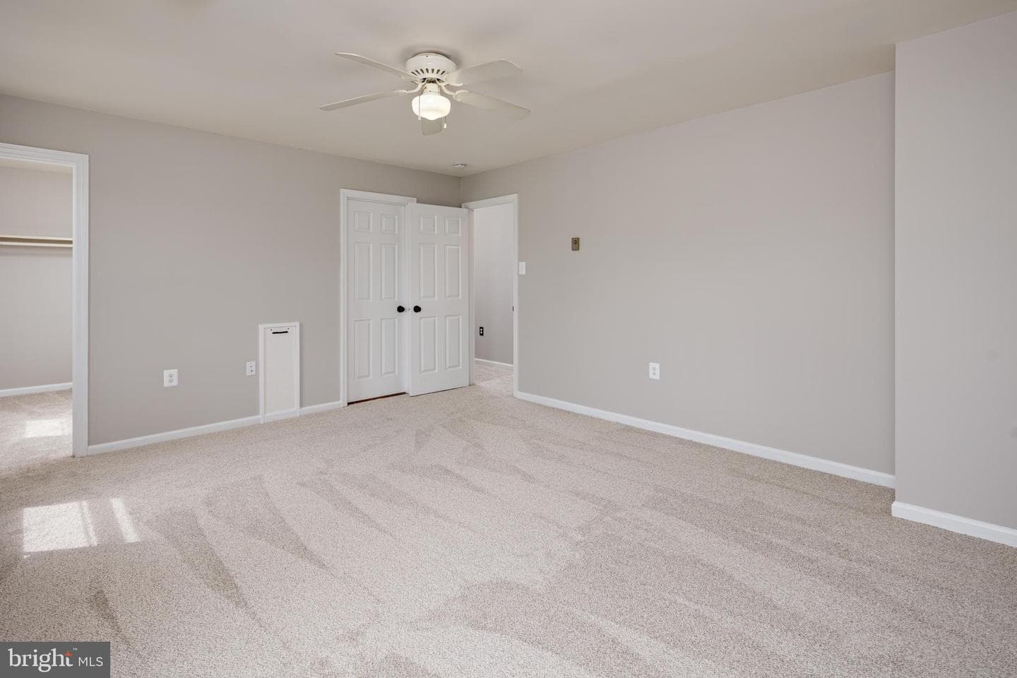 335 Yorkshire Drive photo 24