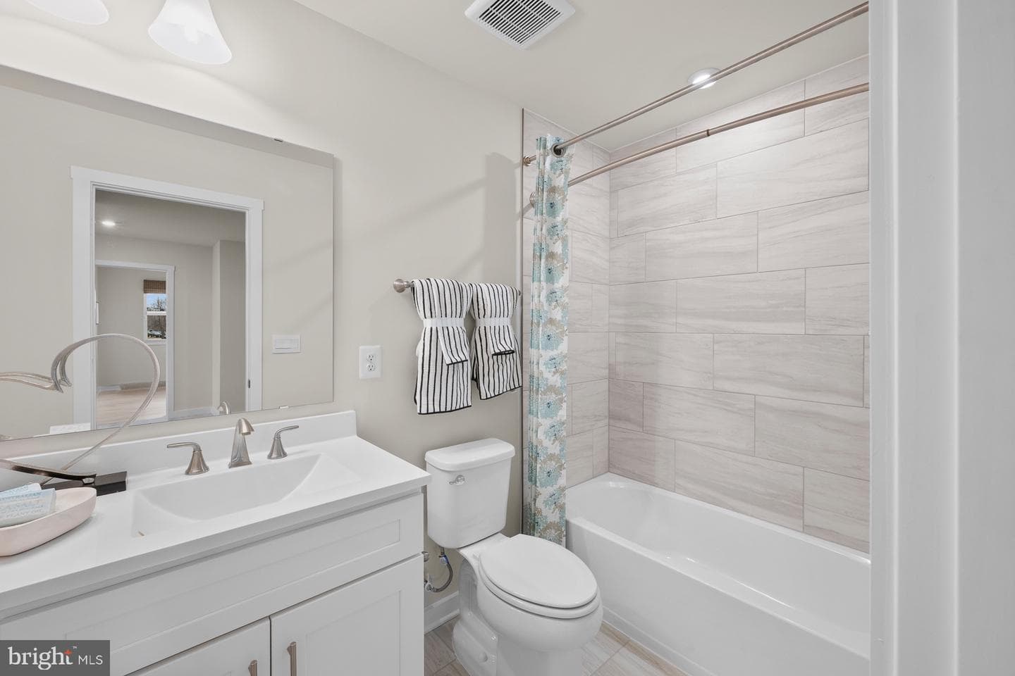 20102 Regent Circle photo 33