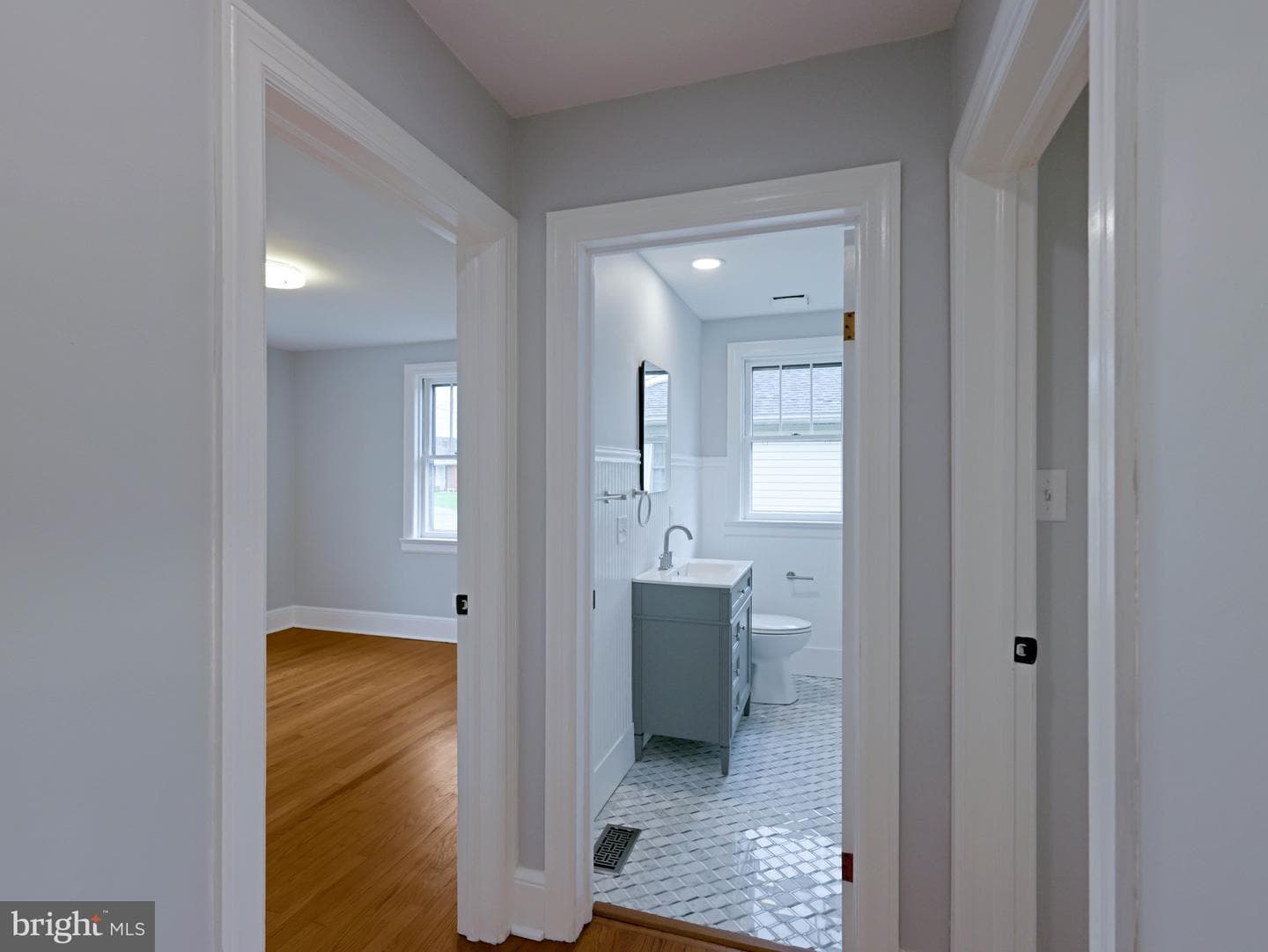 25 Young Avenue photo 17