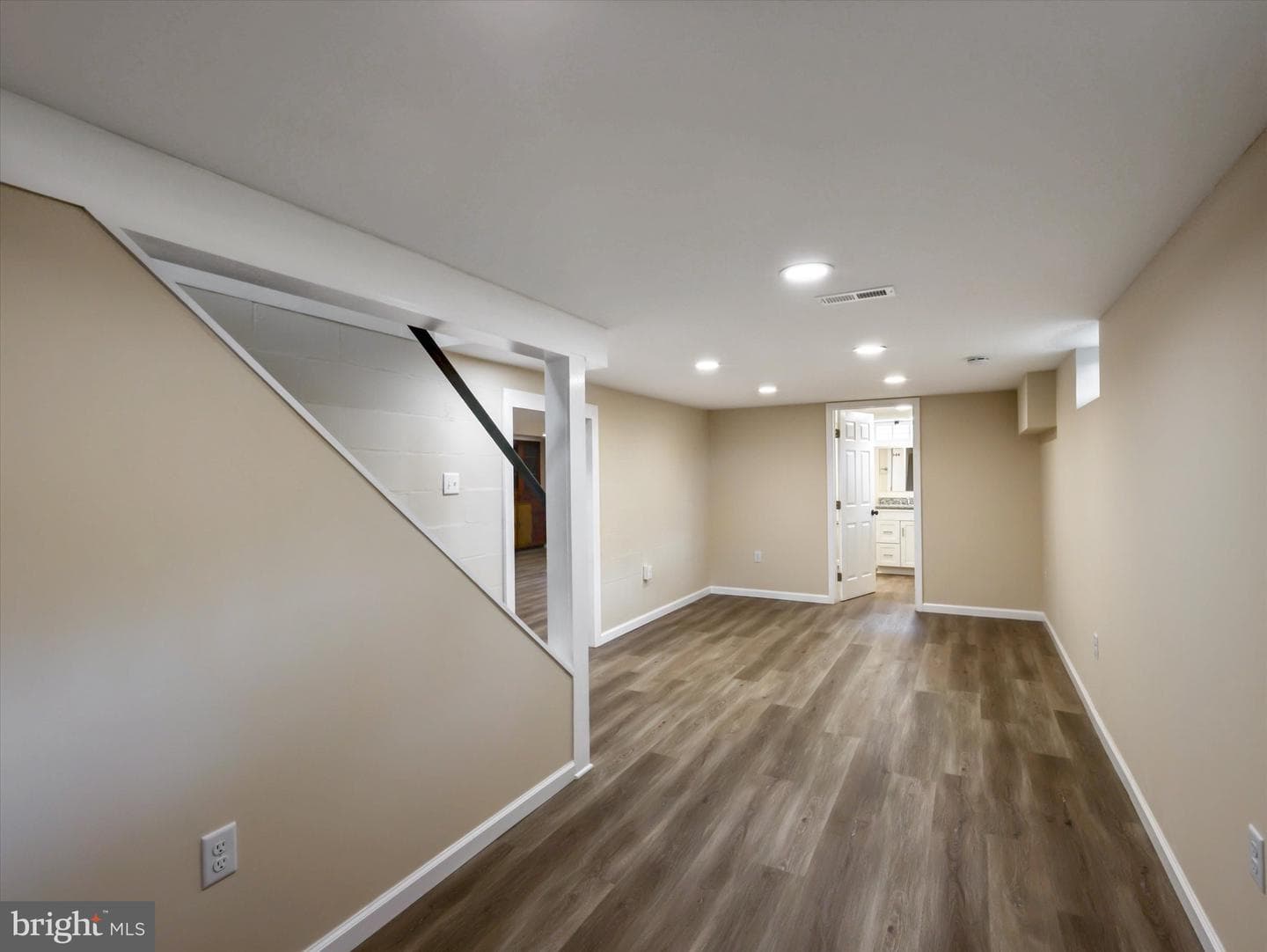 25 Young Avenue photo 34