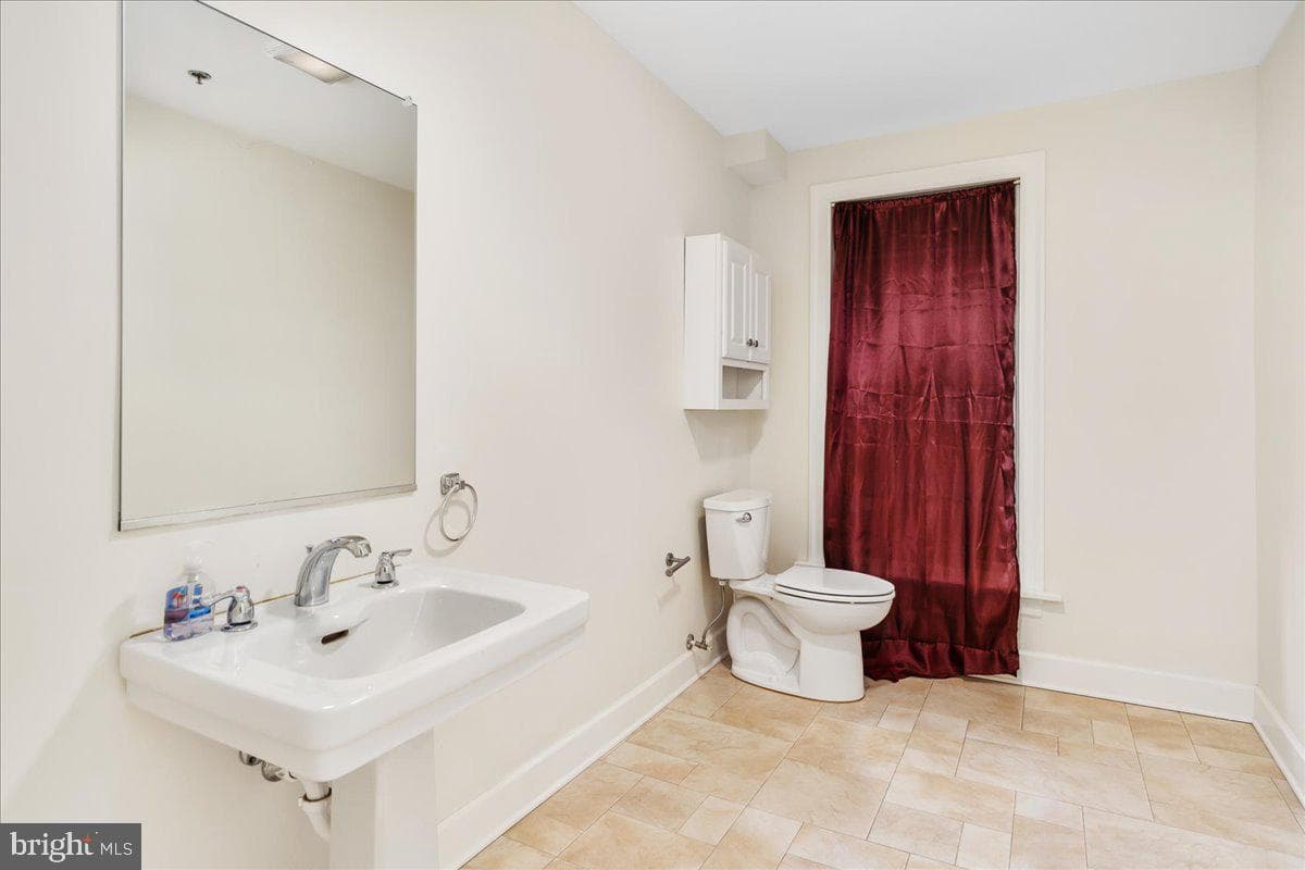 140 S Potomac Street photo 23