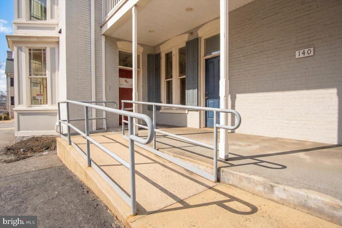 140 S Potomac Street photo 32