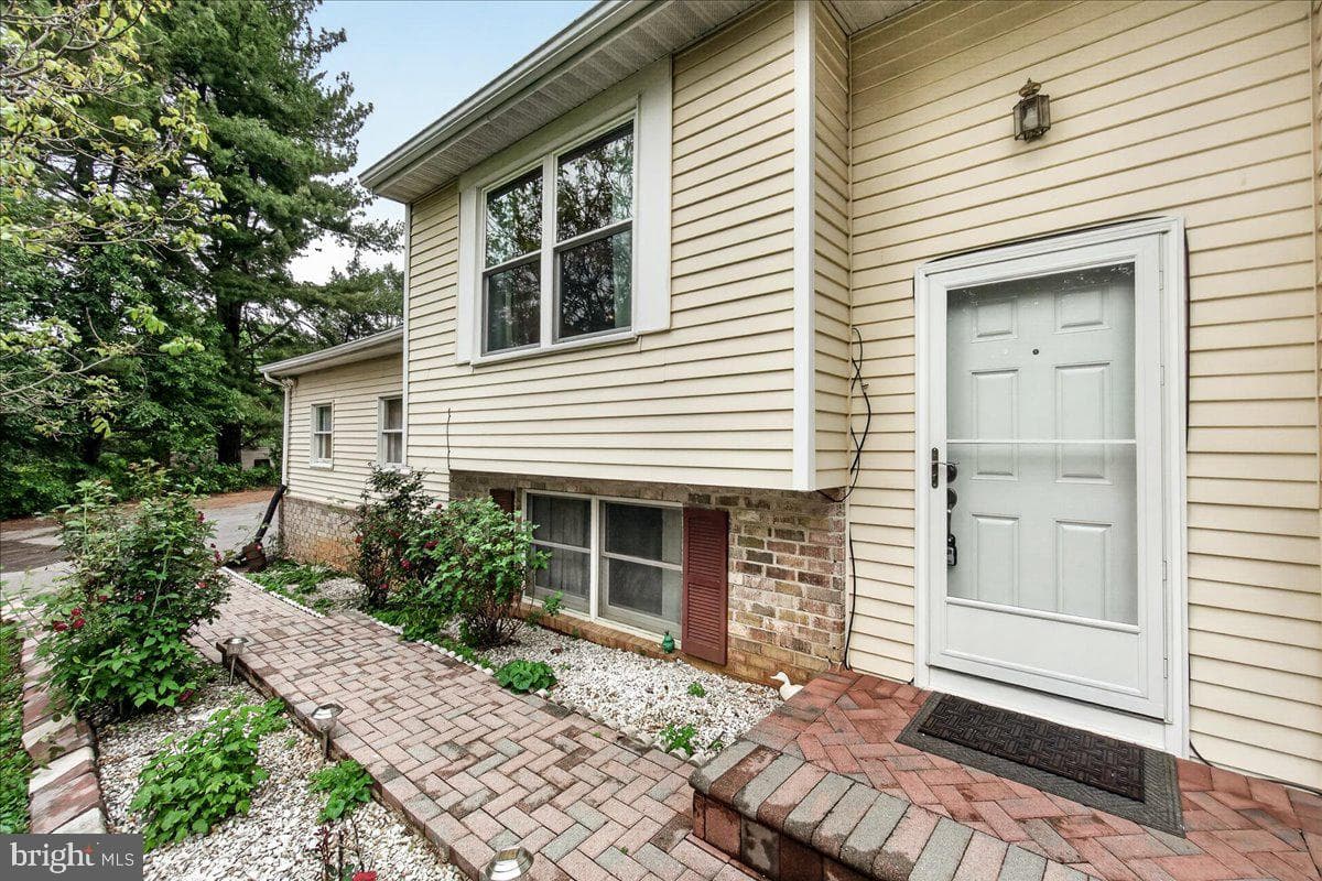 7741 Mcclellan Avenue photo 32