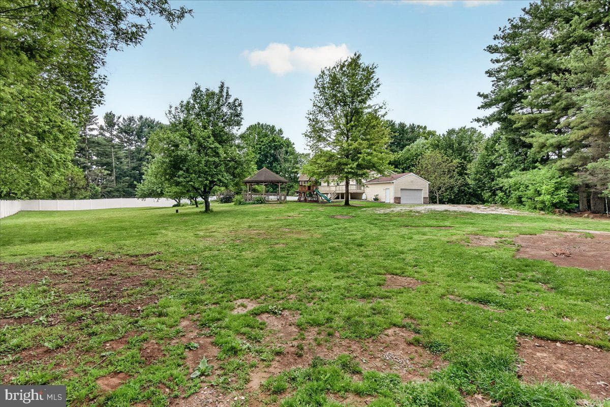 7741 Mcclellan Avenue photo 34