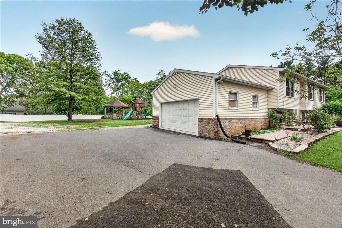 7741 Mcclellan Avenue photo 4