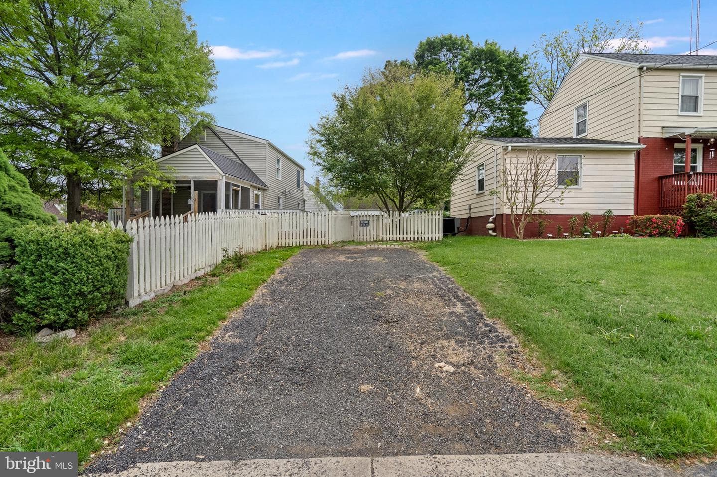 1053 Columbia Road photo 12
