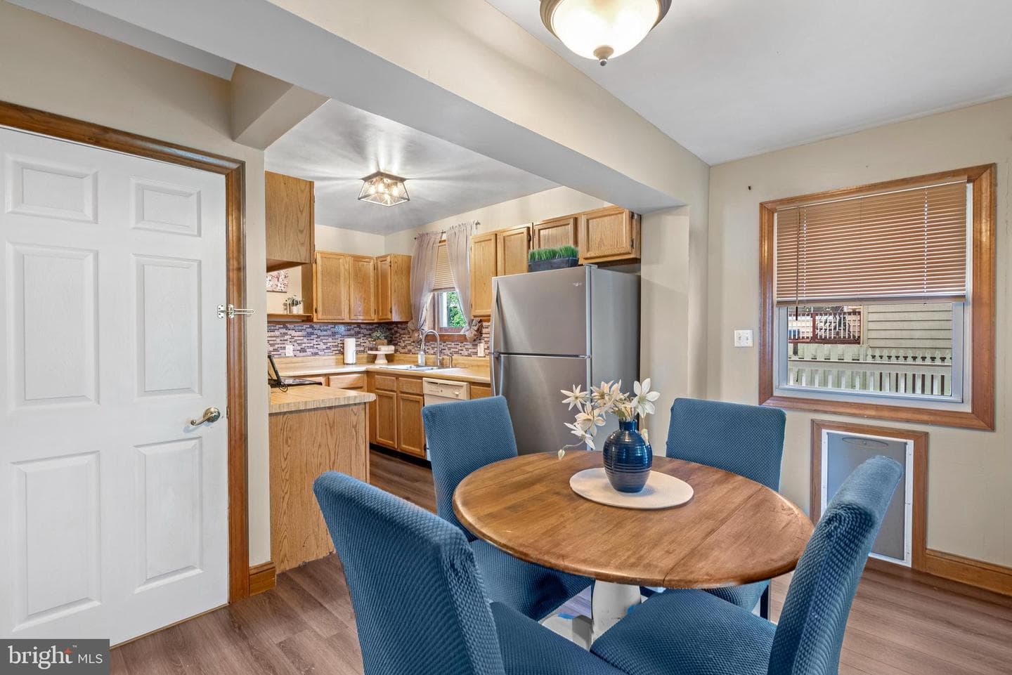 1053 Columbia Road photo 23