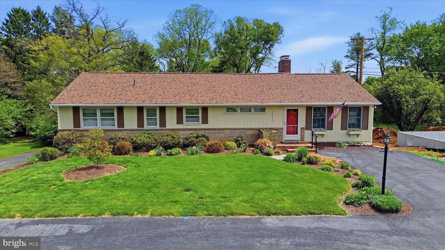 13315 Apple Hill Drive photo 2