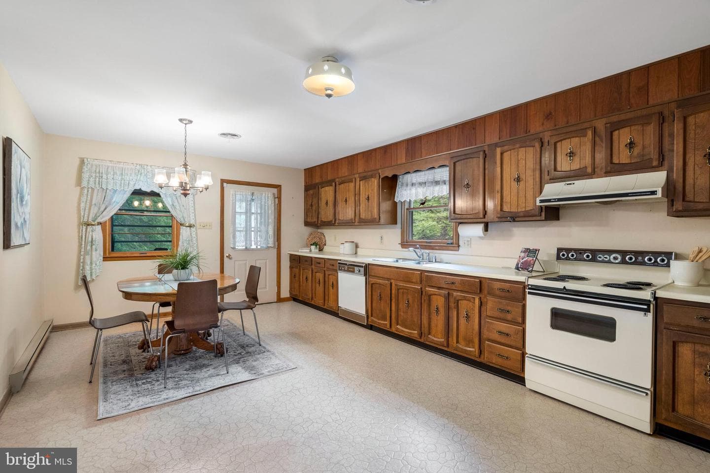 12139 Walnut Point W photo 13