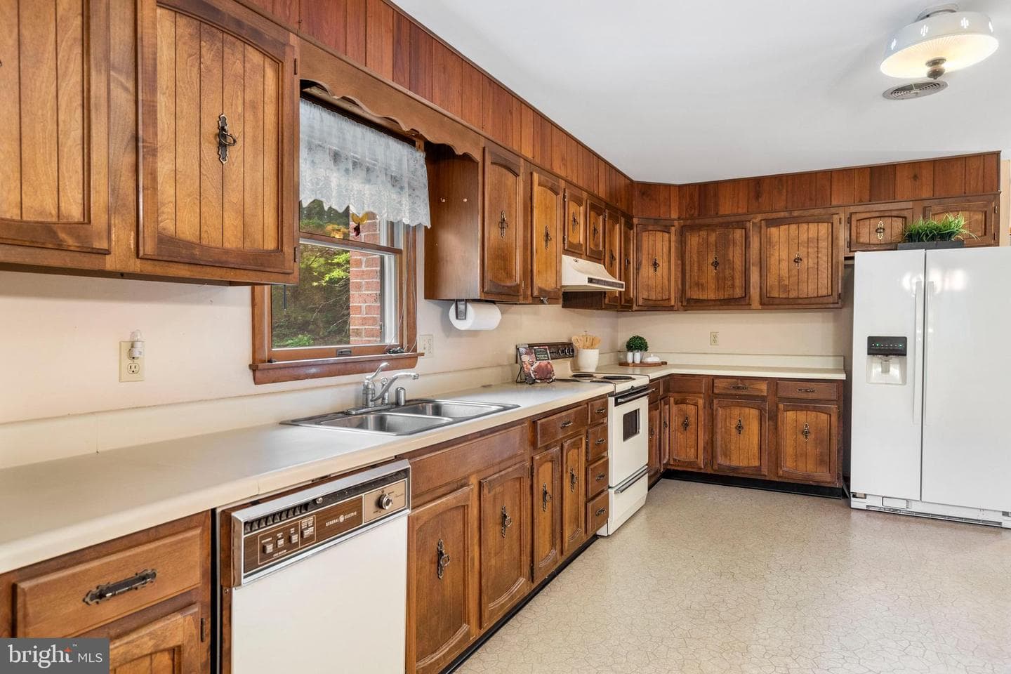 12139 Walnut Point W photo 16