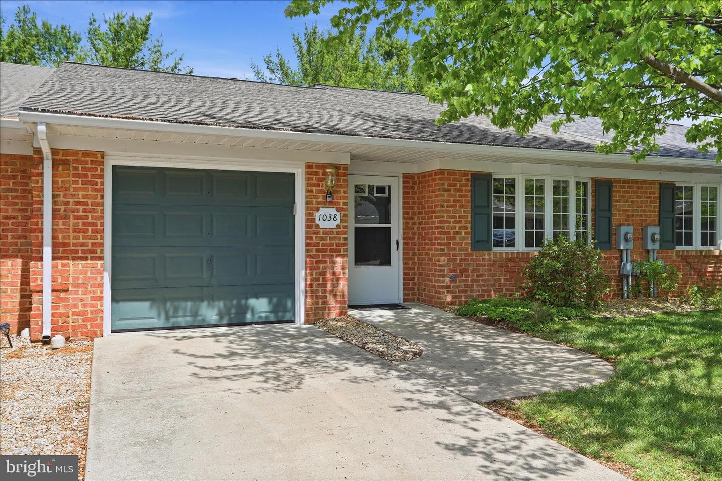 1038 Matthew Court photo 3