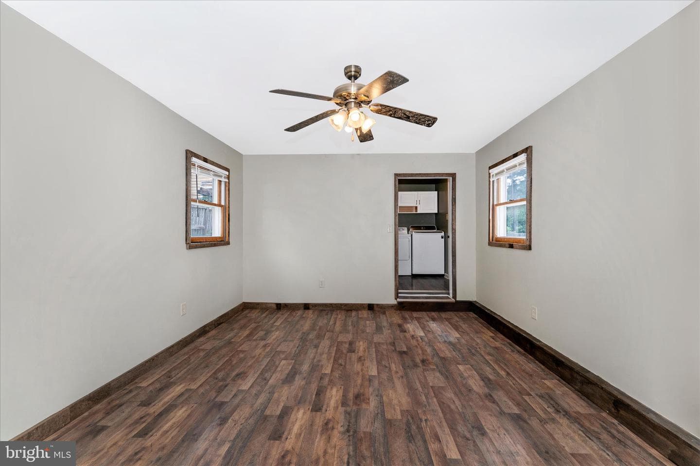 21321 Leiter Street photo 19