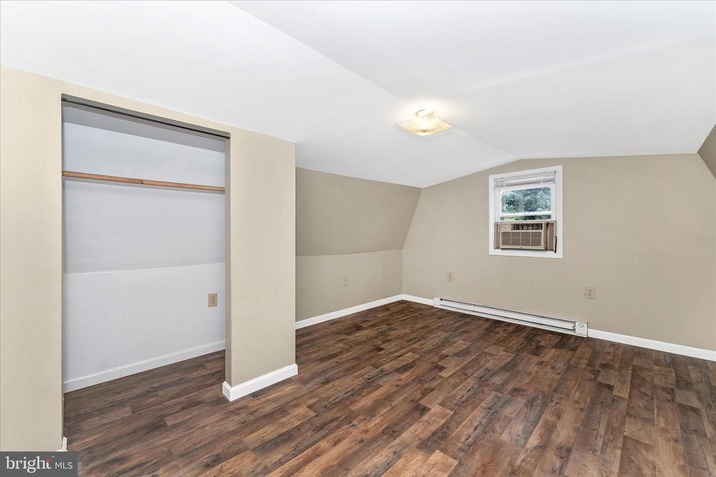 21321 Leiter Street photo 35
