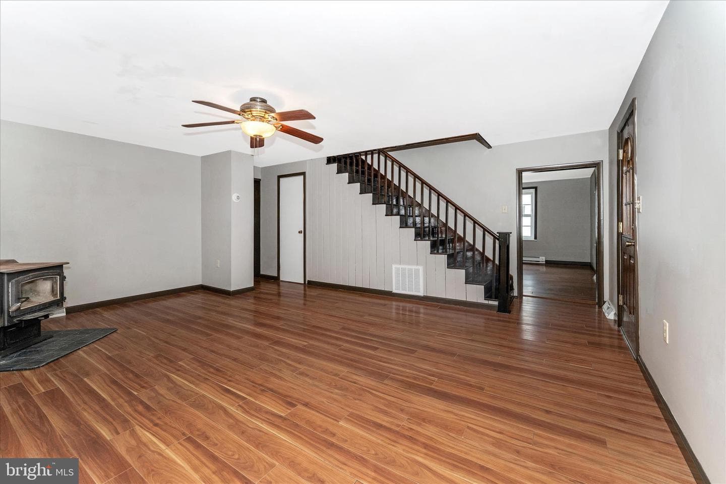 21321 Leiter Street photo 9