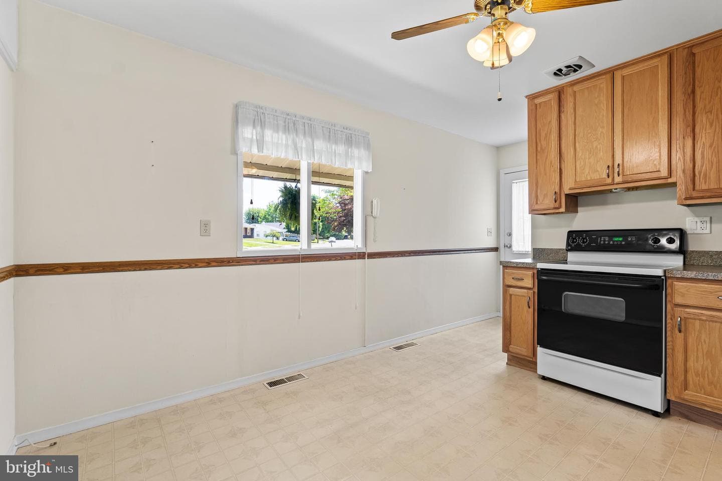 1123 Outer Drive photo 15