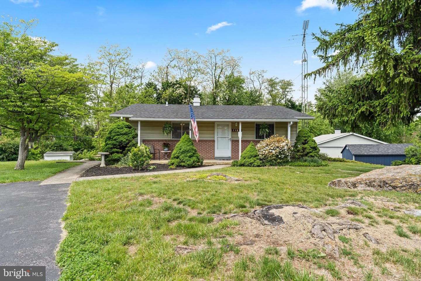 1123 Outer Drive photo 2