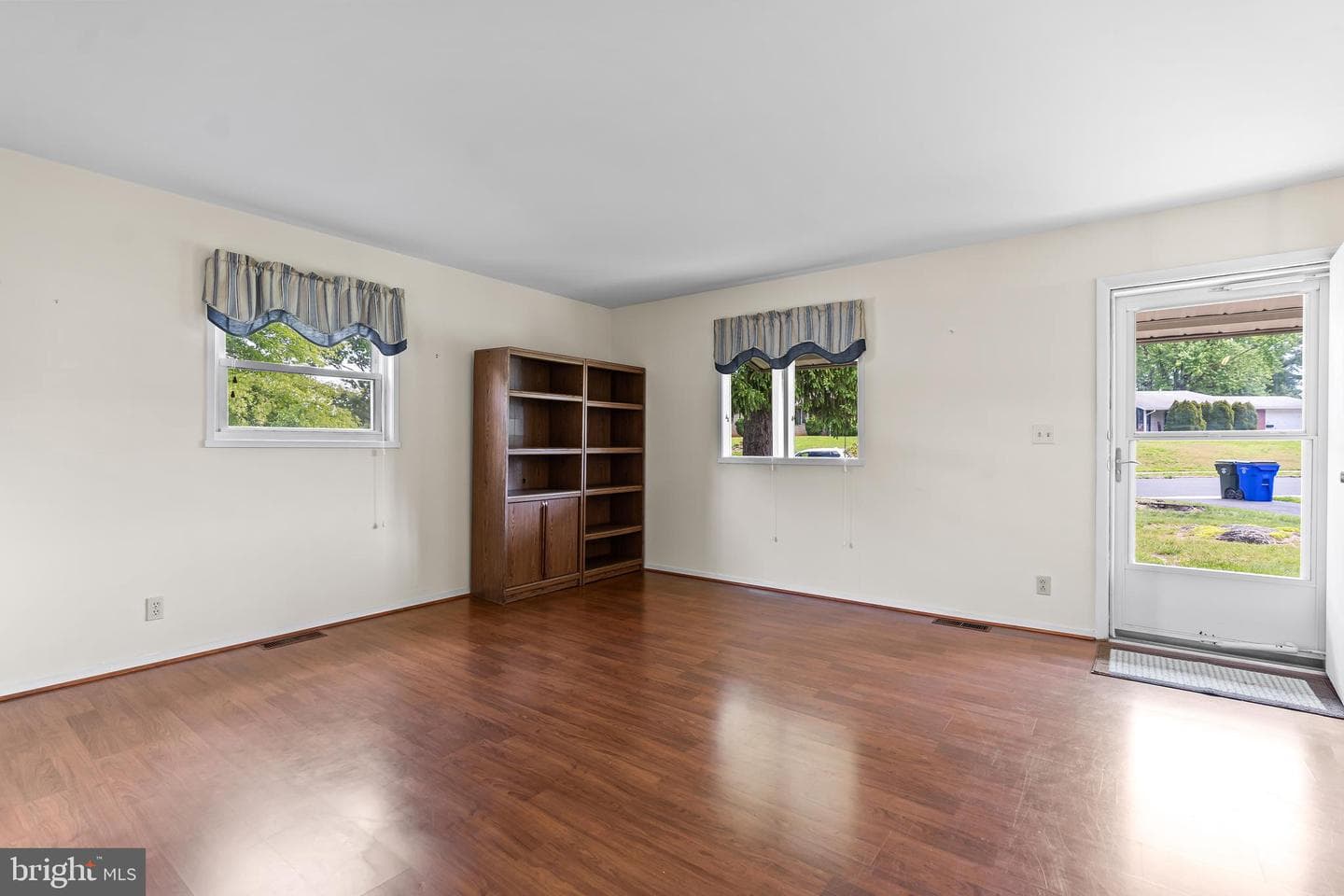 1123 Outer Drive photo 9