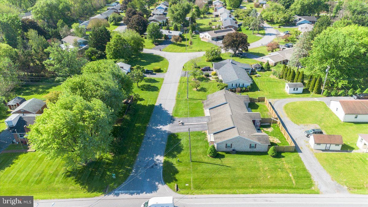 13401 Cherry Tree Circle photo 32