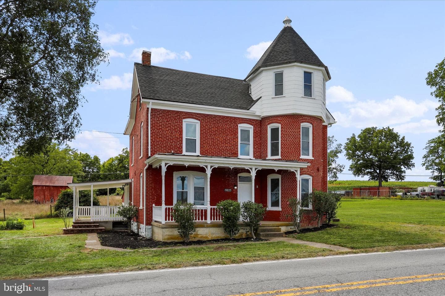 15225 Fairview Road photo 4