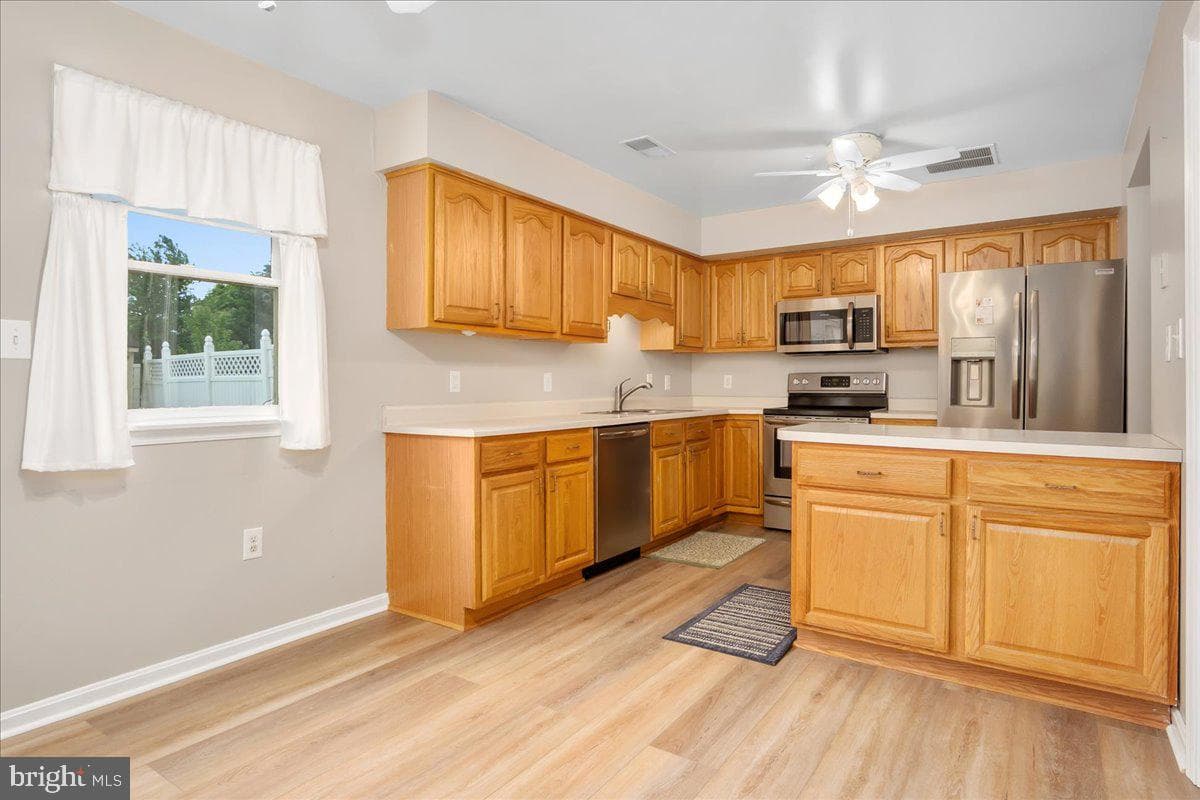 327 E Ridge Drive photo 9