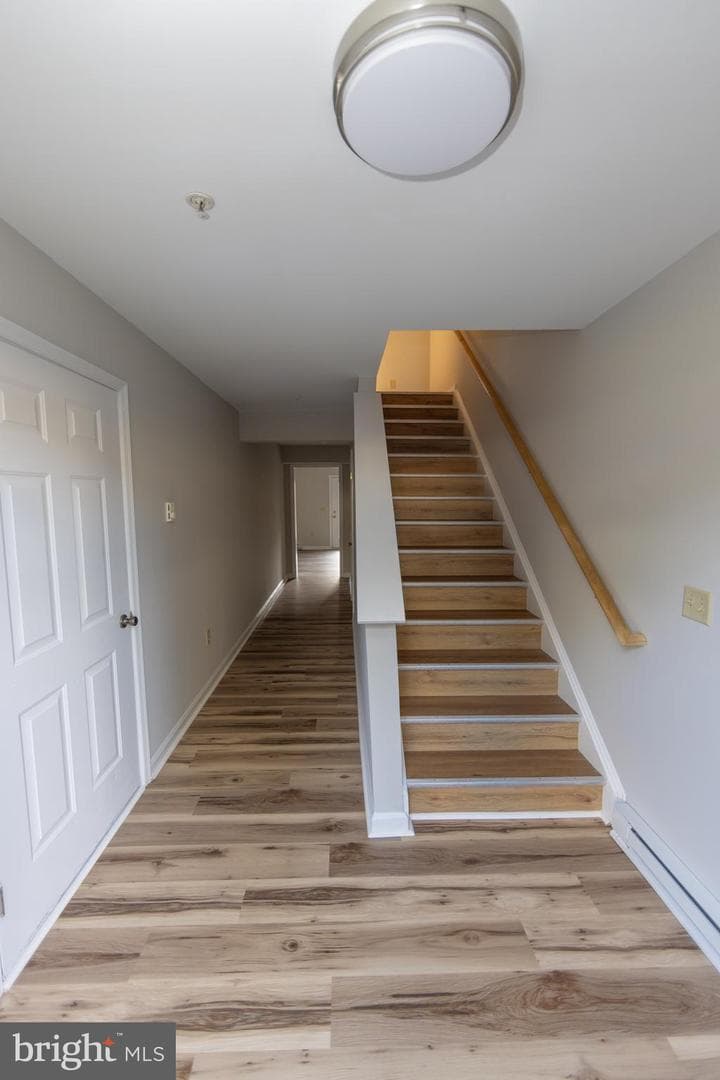 549 Pangborn Blvd photo 2