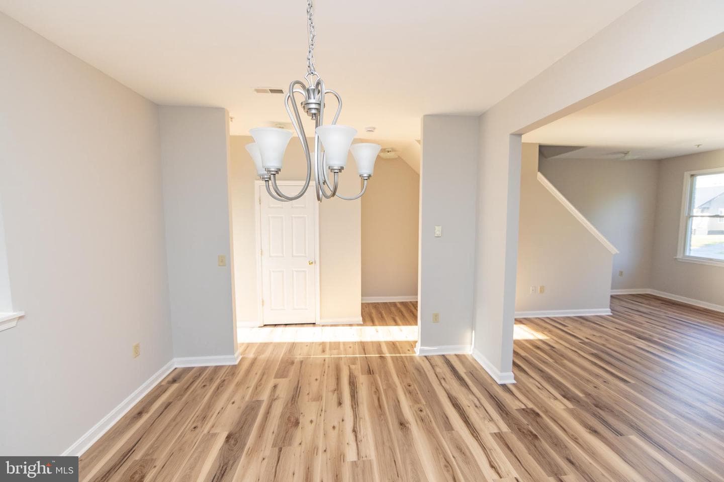 549 Pangborn Blvd photo 21
