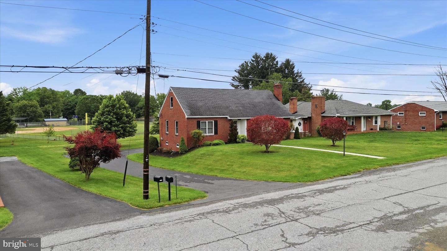12421 Nesbitt Avenue photo 3