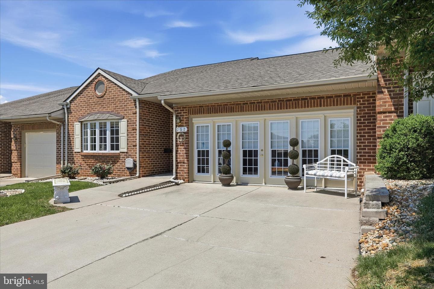 352 Sunbrook Ln # 117 photo 2