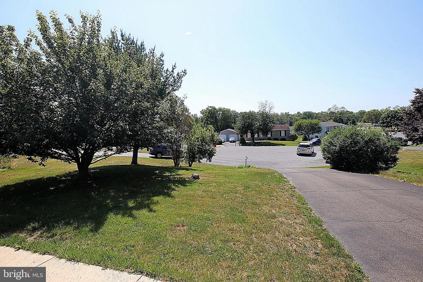 16903 Hampshire Drive photo 5
