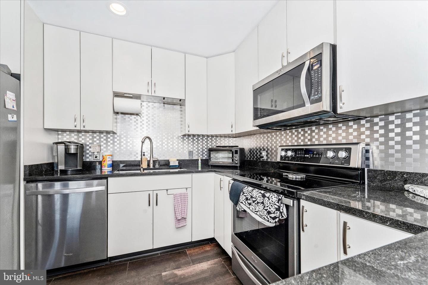 11803 Dorchester Court photo 20