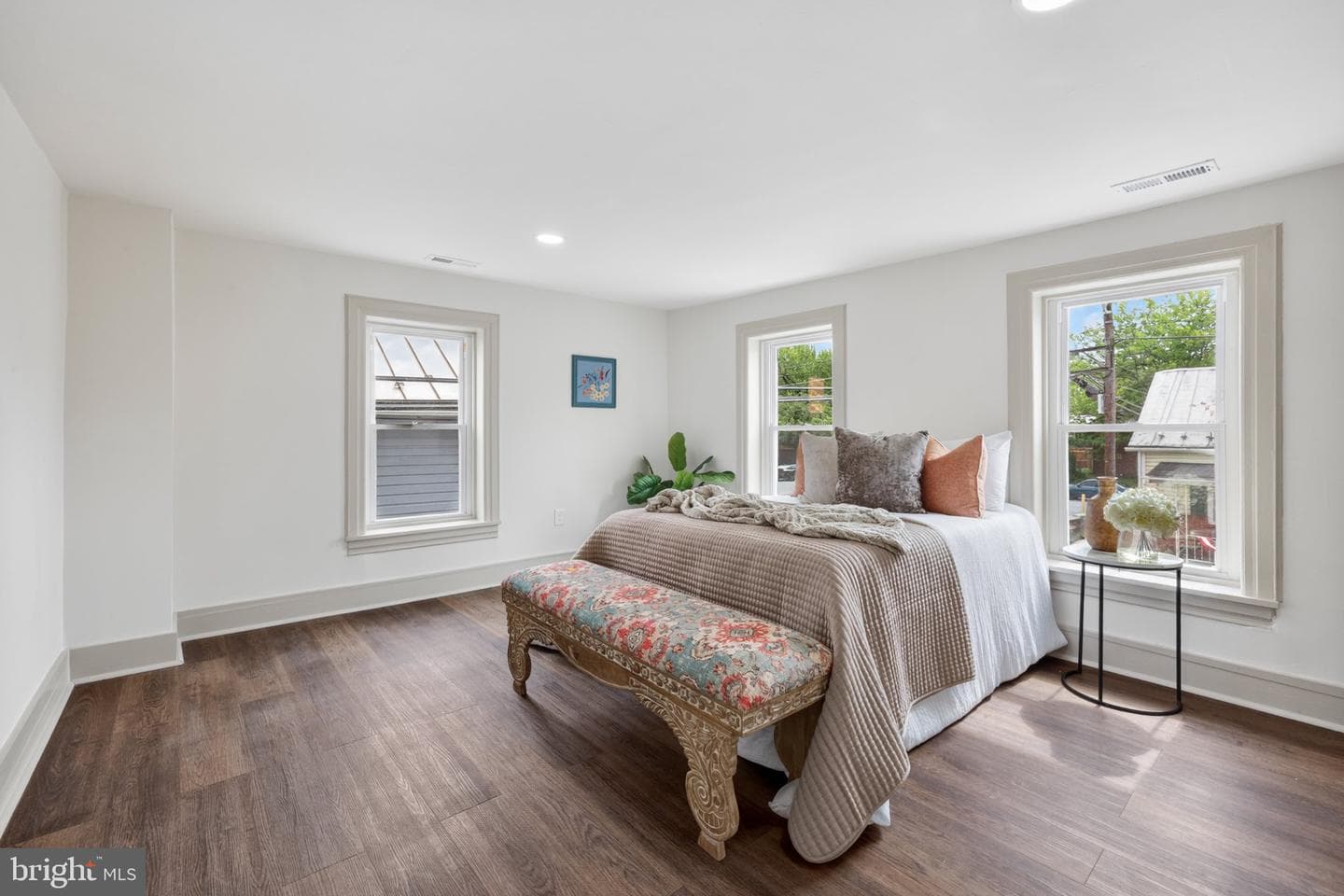 105 N Mechanic Street photo 23