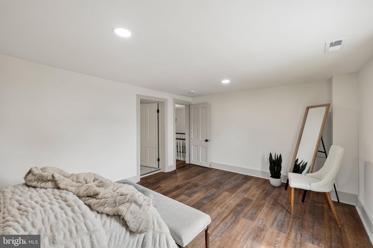 105 N Mechanic Street photo 28