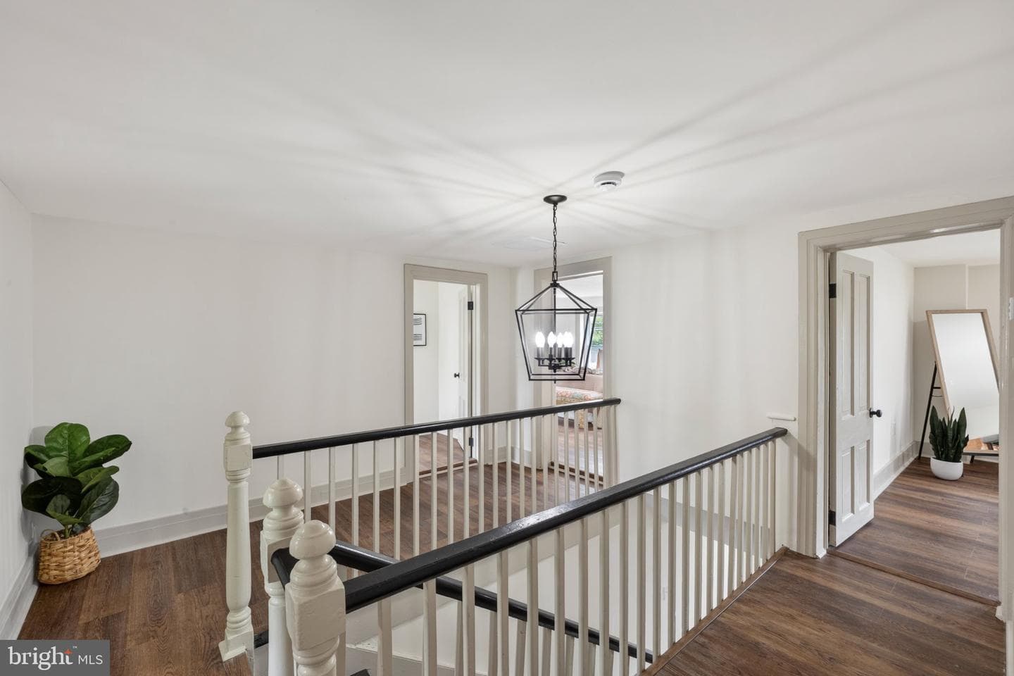 105 N Mechanic Street photo 34