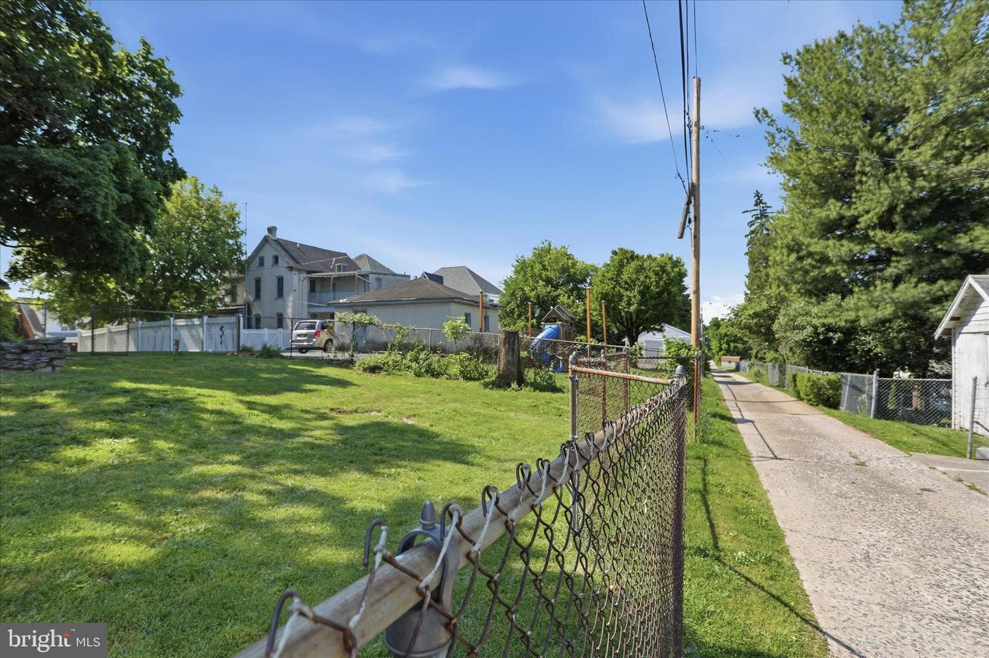 819 Summit Avenue photo 90