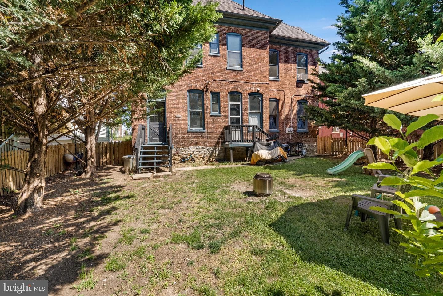 525 N Locust Street photo 37