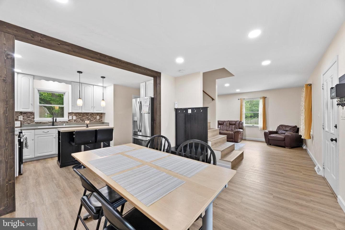 1931 Maplewood Drive photo 12