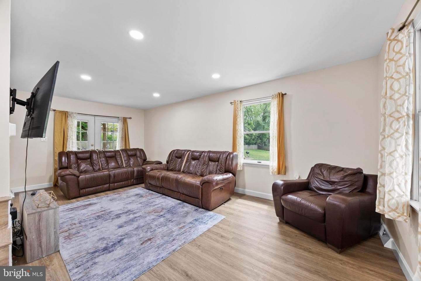 1931 Maplewood Drive photo 15