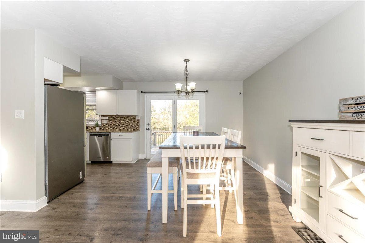 20504 Jefferson Boulevard photo 10
