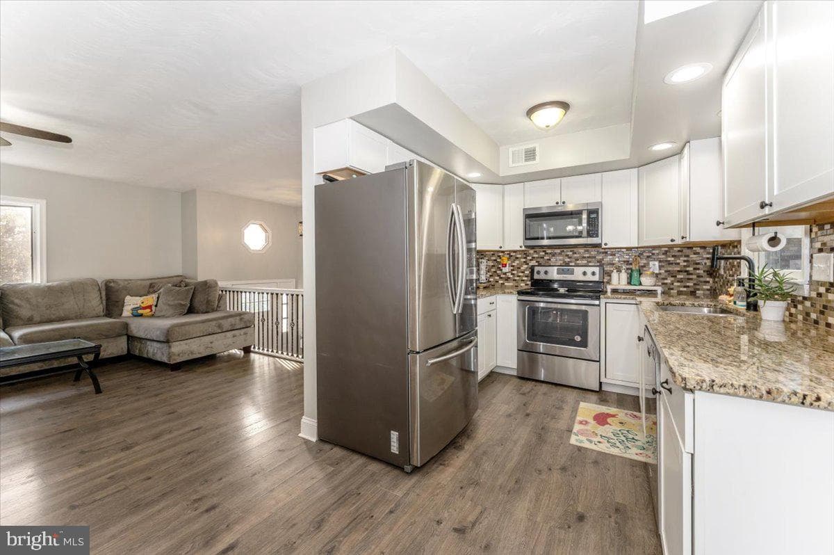 20504 Jefferson Boulevard photo 13