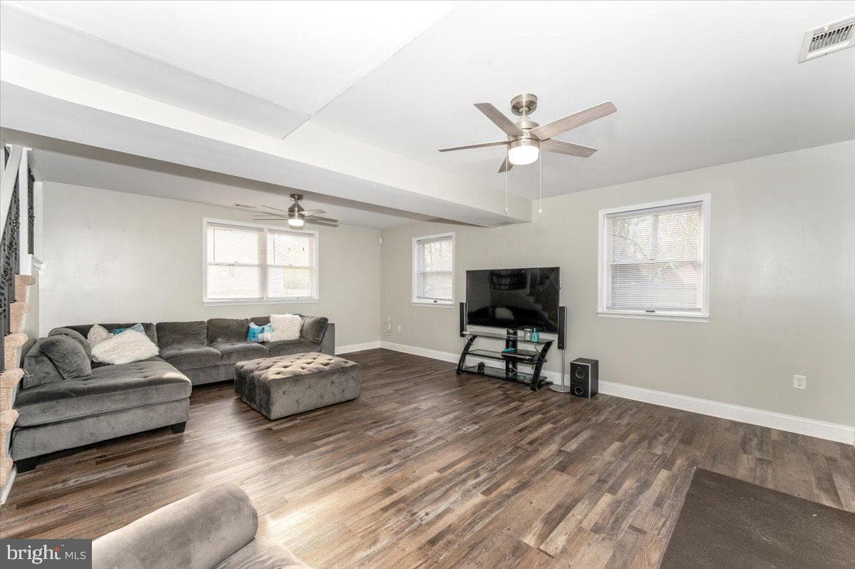 20504 Jefferson Boulevard photo 30