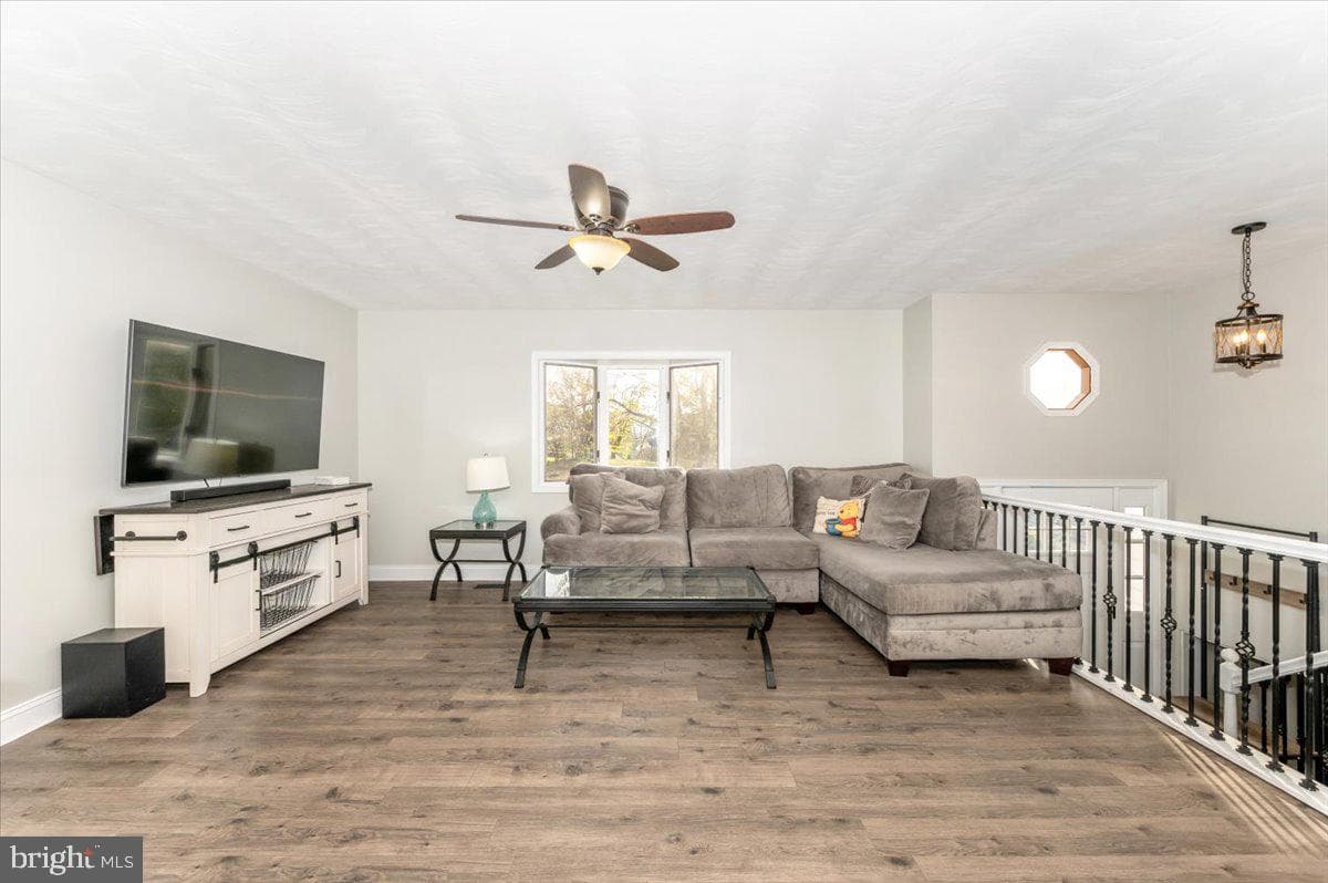 20504 Jefferson Boulevard photo 5