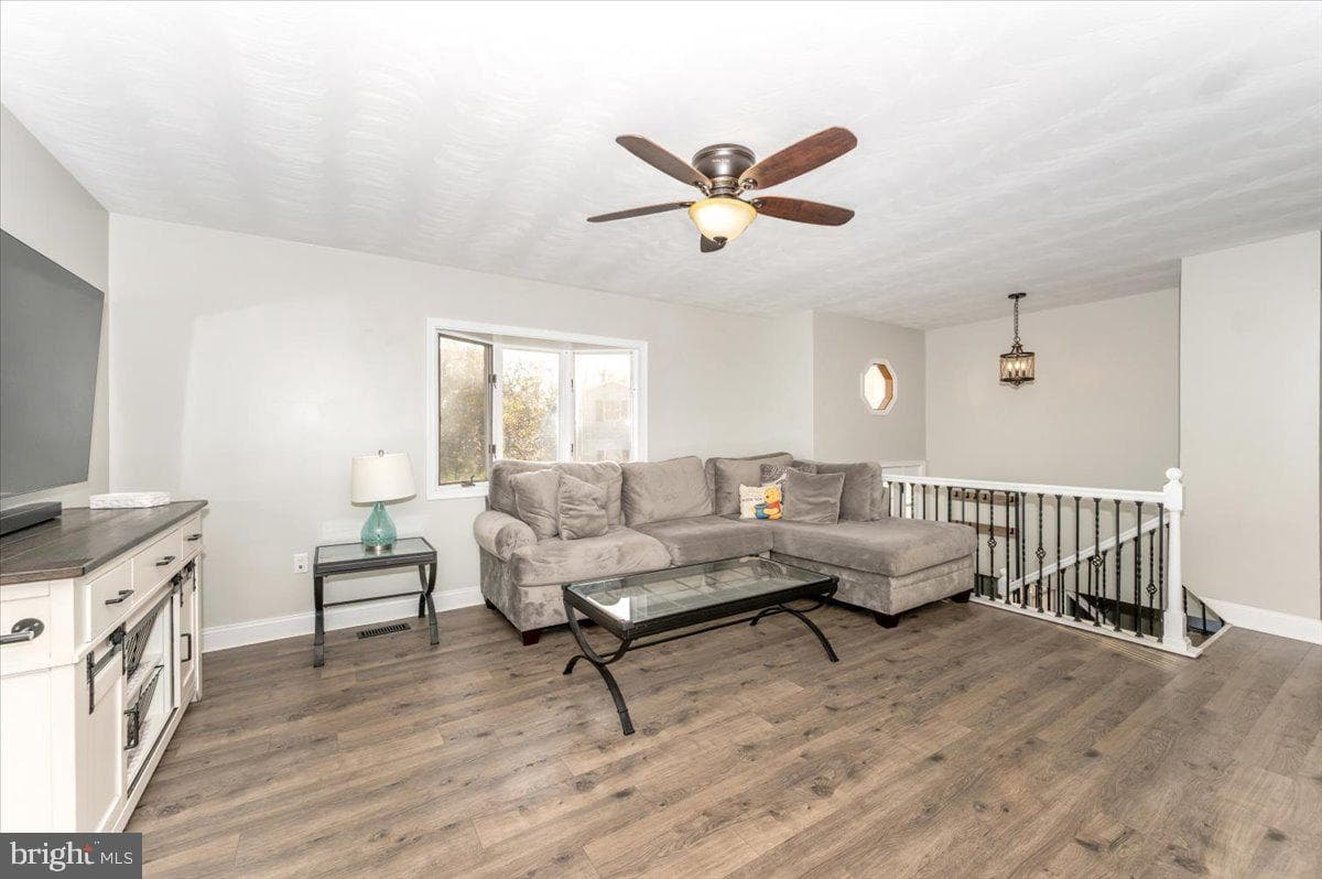 20504 Jefferson Boulevard photo 7