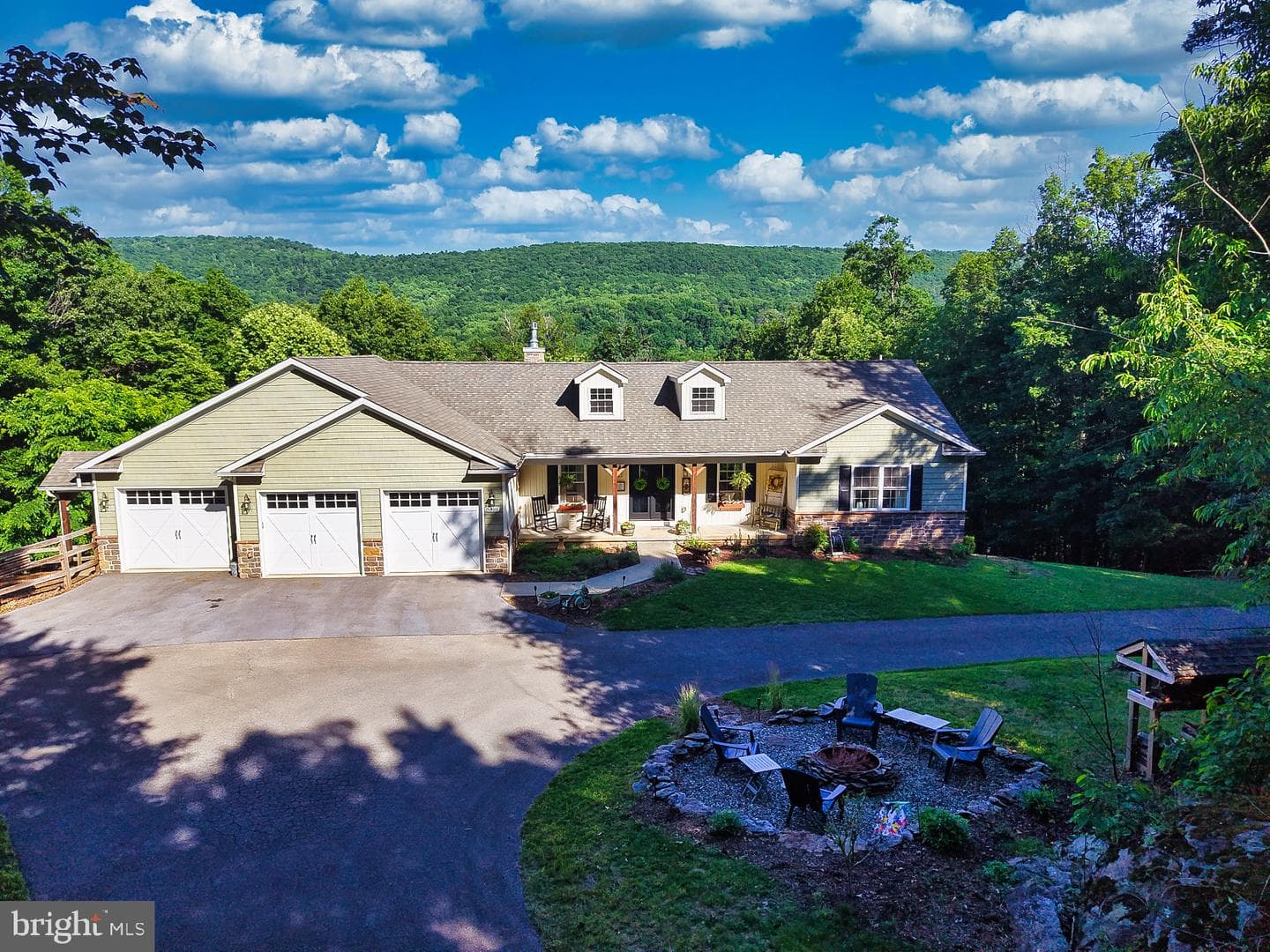 3310 Hawks Hill Ln photo 1