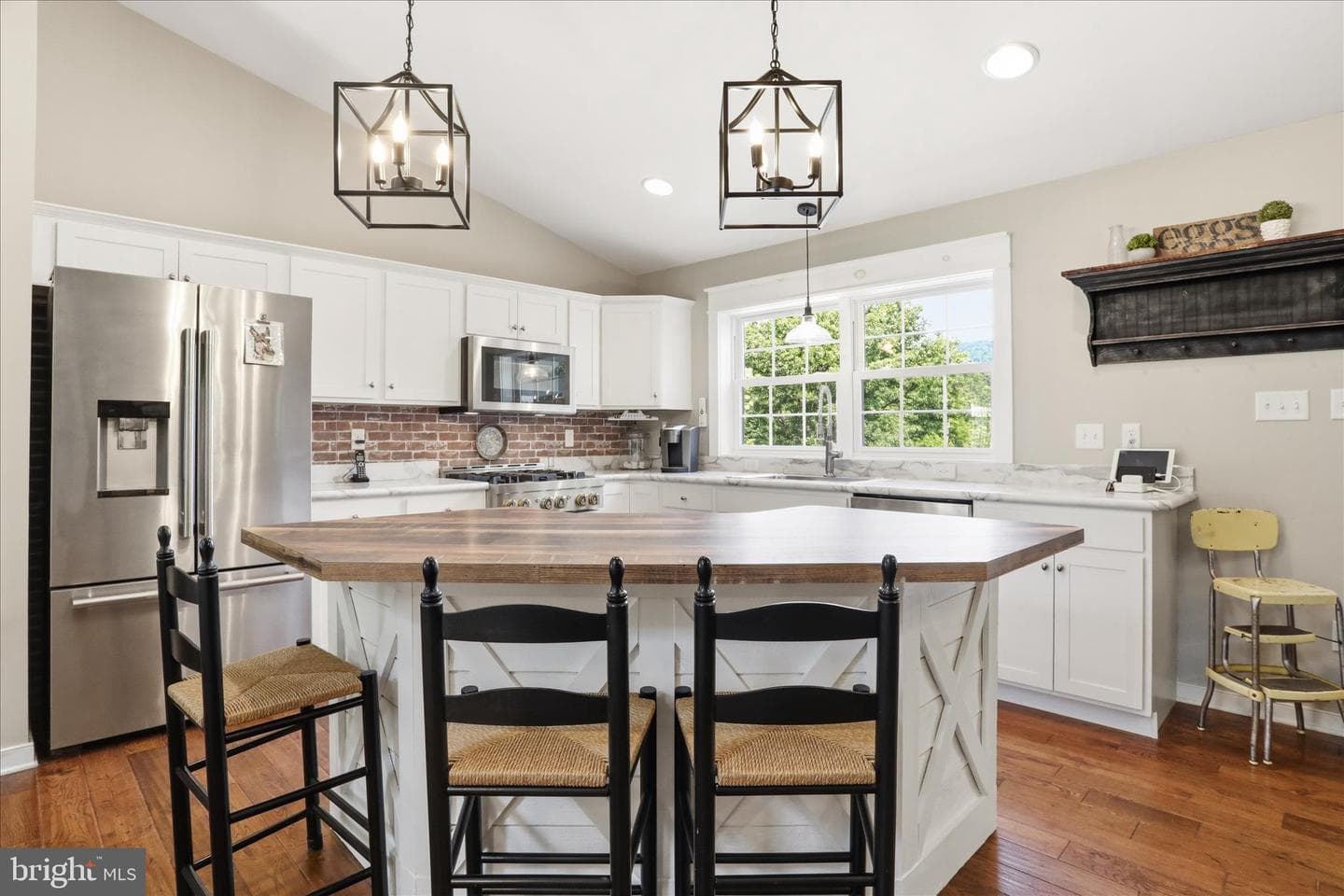 3310 Hawks Hill Ln photo 15