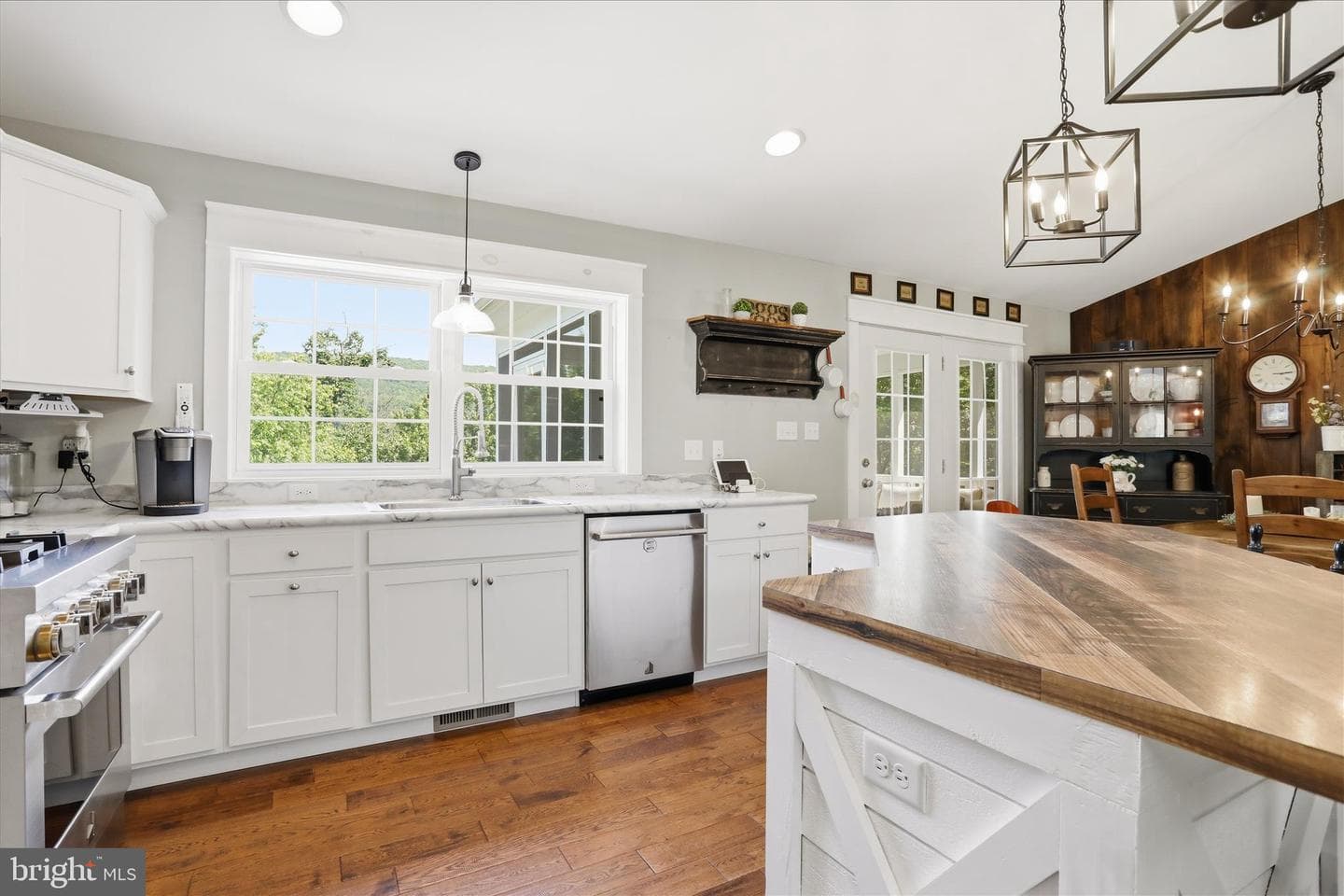 3310 Hawks Hill Ln photo 18